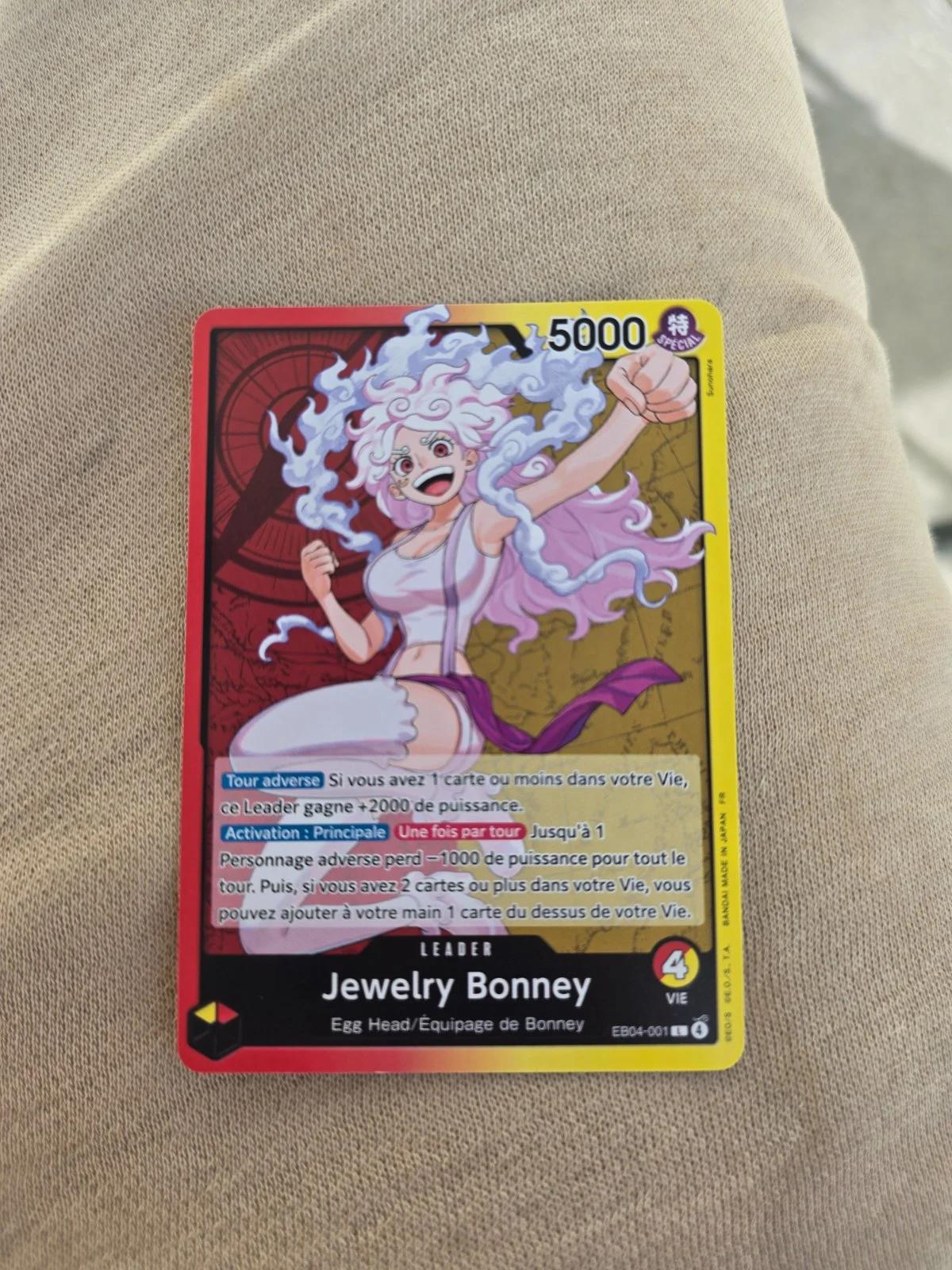 Carte Jewelry Bonney EB04-001 Leader du set OP15-EB04 Adventure on Kami's Island (langue FR) — One Piece TCG édité par Bandai